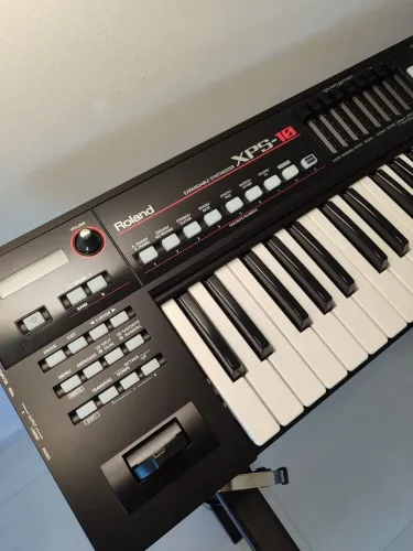 Teclado Roland XPS-10 impecável+suporte | pouquíssimo uso