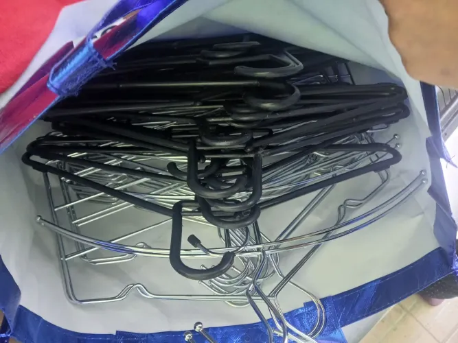 Cabide de calça e outros 20 peças