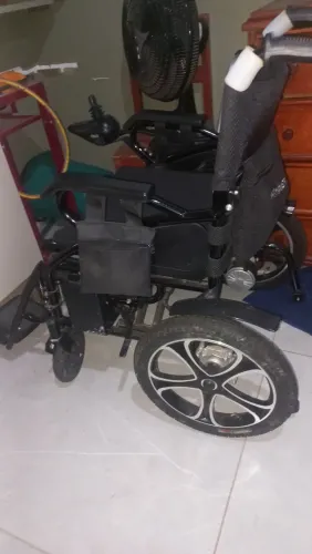 Cadeira de rodas motorizada