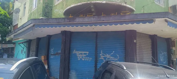 Lojão Av Meriti Com 110 m² de Esquina Com 7 Portas
