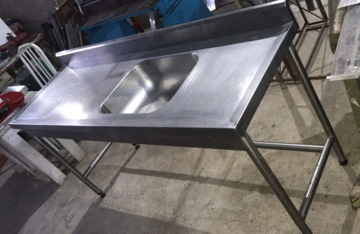 Pia de Inox Usada 1 Cuba do Lado Direito com Espelho 1.80x60cm