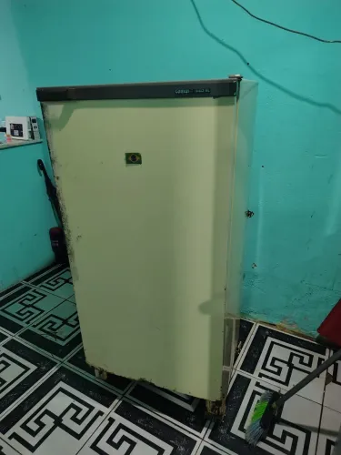 Geladeira Consul 340 litros funcionando perfeitamente