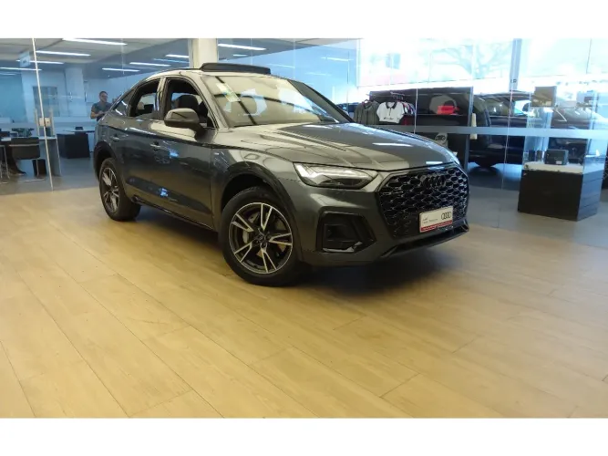 Audi Q5 SB P Black. 2.0 TFSIe S.tr. QT (hib.) 2025