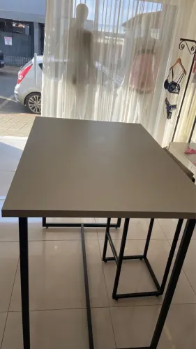 Mesa Mdf em trama de titânio