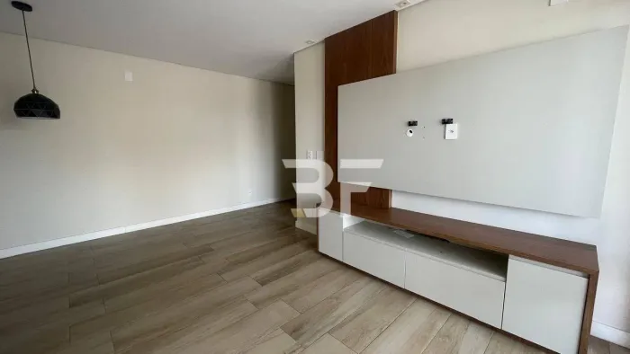 Apartamento Garden com 3 dormitórios para alugar, 81 m² por R$ 7.000/mês - Centro - Indaia