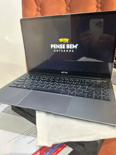 Vendo um notebook bem conservado