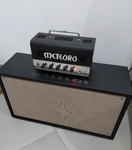 Mini Stack Valvulado: Cabeçote Meteoro MHT-G + Gabinete 1x12 (Eld Power Classic 30)