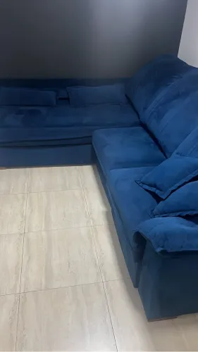 Sofá retrátil em L