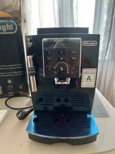 Máquina de Café Super automática De Longhi
