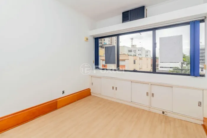 Sala / Conjunto Comercial à venda Rua Itapeva, Passo da Areia - Porto Alegre