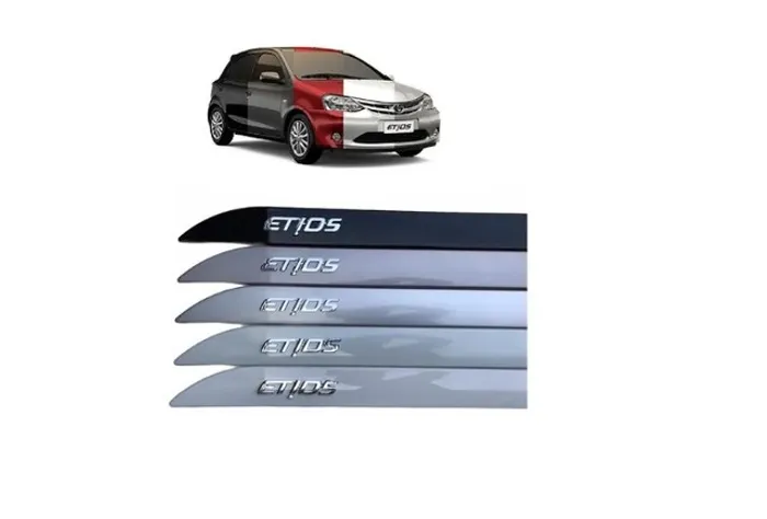 Jogo Faixa Friso de Porta Escrita Alta Cromada Toyota Etios 