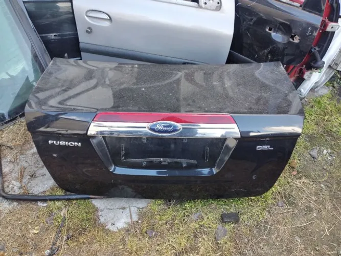 Tampa traseira Ford Fusion 2012