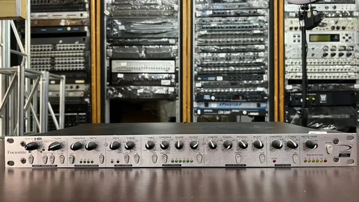 Pré-amplificador De Microfone Focusriten382 Funcionando 100%