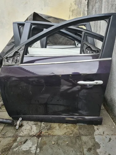 Porta esquerda dianteira fluence