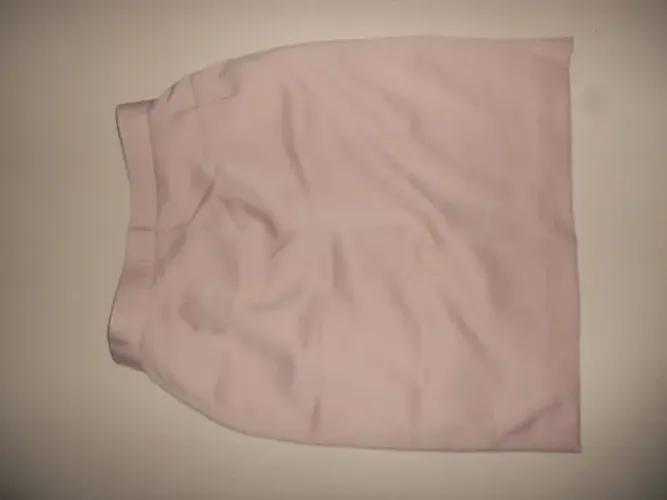 Saia feminina estilosa moderna social