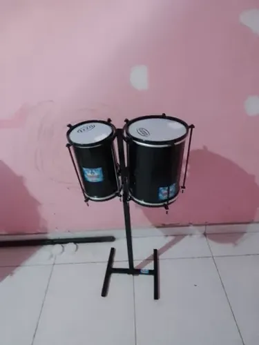 Vendo par de bacurinhas com a estante 350 reais 