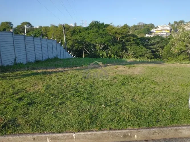 Terreno a venda no Condomínio Terras de São Francisco em Vinhedo/SP.