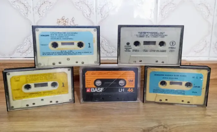 Kit C/ 05 Fitas Cassete Músicas Nacionais E Internacionais