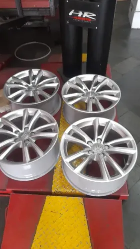 jogo de rodas audi a3 17x7,5 5 x 112 et43 prata seminova