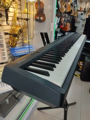 Piano digital Roland FP-10
