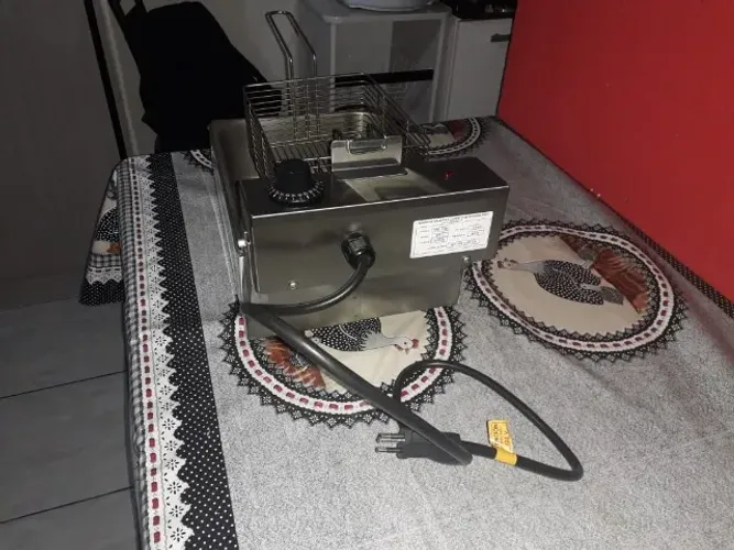 Fritadeira Elétrica 1 Cuba 3 Litros 220v