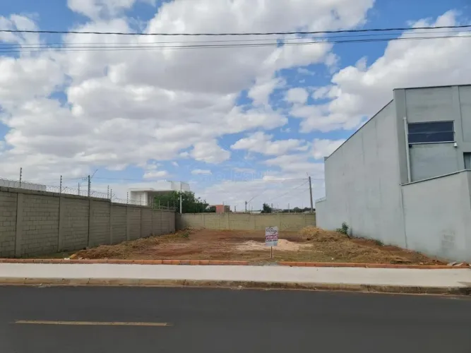 Venda de Terreno / Comercial na cidade de Araraquara