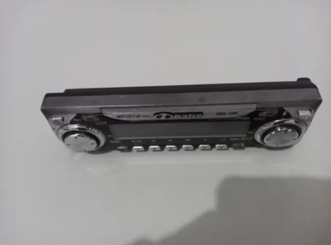 Frente de rádio Buster 