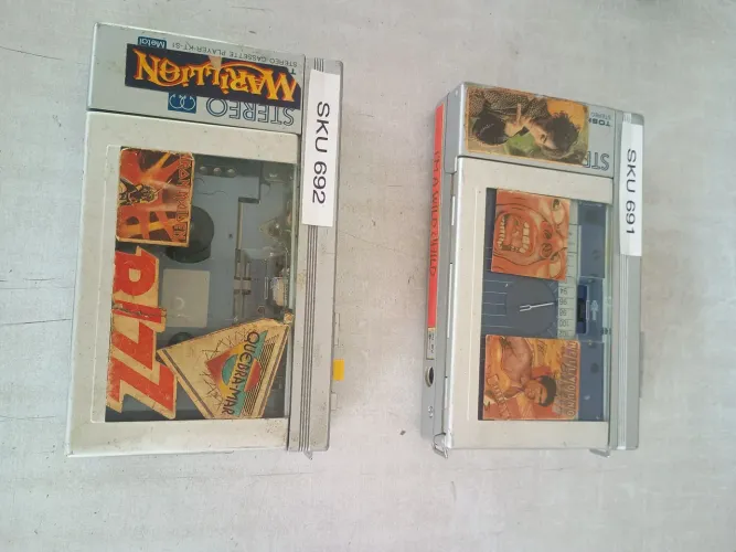 Rádio walkman Toshiba KT-S1 metal (2unid)  + fita  tuner FM detalhes na Descrição 