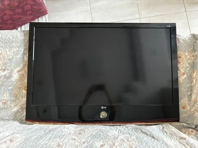 TV Scarlet LG 42 polegadas