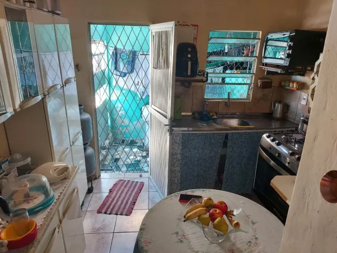 VENDE-SE Casa nas Quintas