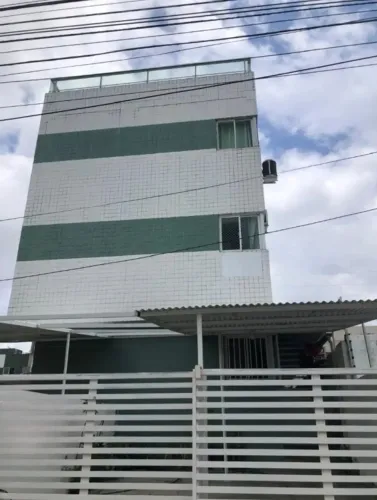 Apartamento Térreo no Bessa com 2 quartos, sendo 1 suíte.
