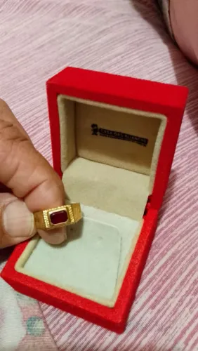 Anel de Ouro com Pedra Rubi