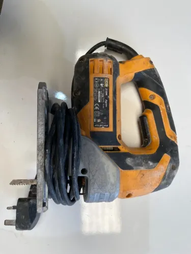 Serra elétrica tico-tico JCB JS710LE JIGSAW