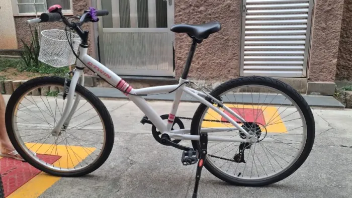 Bicicleta feminina aro 24 com marcha