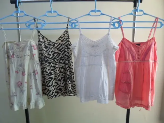 LOTE C/4 BLUSINHAS FEMININAS P