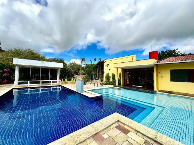 Belíssima casa com 5 suítes a venda no Condomínio Morada Nobre, Caruaru-PE