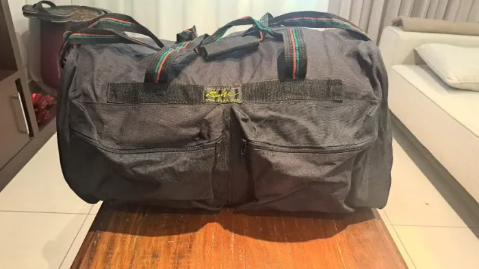 Bolsa de viagem.