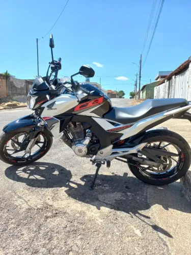 HONDA CB TWISTER 250 ANO 2019 COM APENAS 9296 KM MANUAL E CHAVE RESERVA 