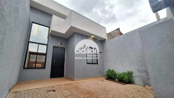 Casa com Piscina à Venda no Bairro Consolata  Cascavel/PR