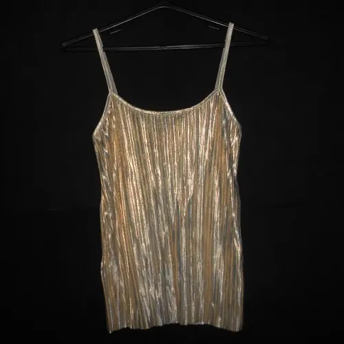 blusa feminina dourada clara plissada com alcinha nova tam p (liquidacao queima estoque 