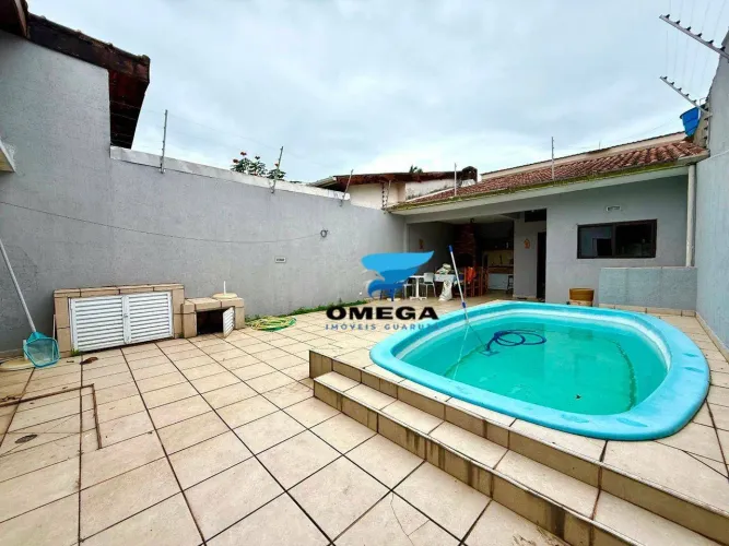 Casa à venda na Praia do Tombo no Guarujá | Omega Imóveis