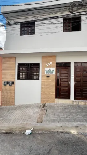 Casa com 2 quartos no centro da cidade