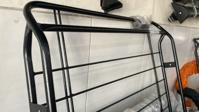 Bagageiro maleiro gradeado M (Preto)