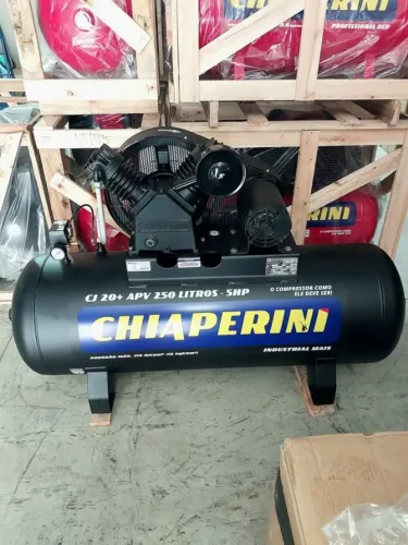 Compressor de ar 250L 20Pcm 175Lbs Trifásico 5Hp Industrial Chiaperini(Loja/Novo)