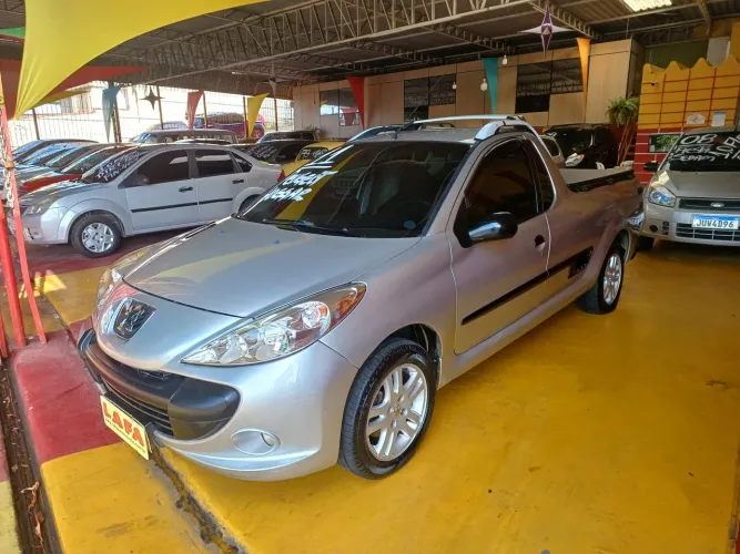 Peugeot Hoggar XR 1.4 Flex 8V 2P 2011