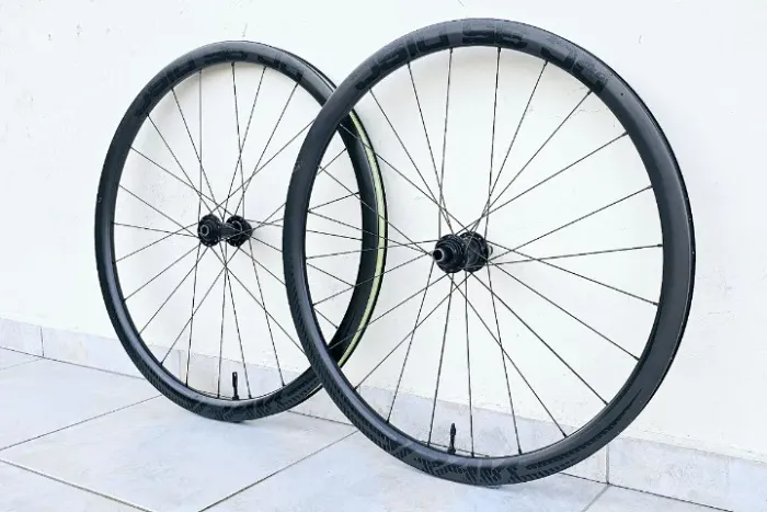 Rodas Brave RC 35 Carbon Disc - Tubeless - Freehub XDR - 1568g - Seminova - Speed Gravel