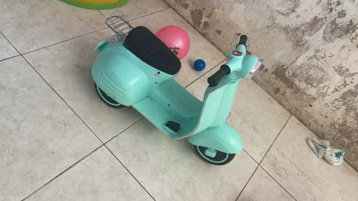 Moto elétrica infantil 