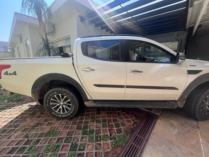 Mitsubishi L200 Tri. Out. HPE-S 2-4 CD 4X4 DIE 2021