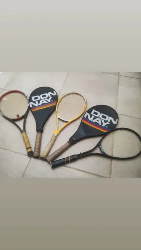 Raquetes de tênis usada