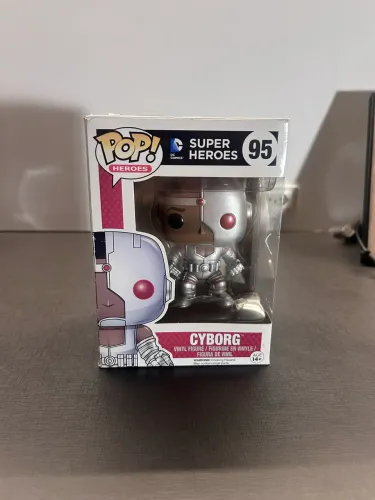 Cyborg 95 - Funko Pop (original)